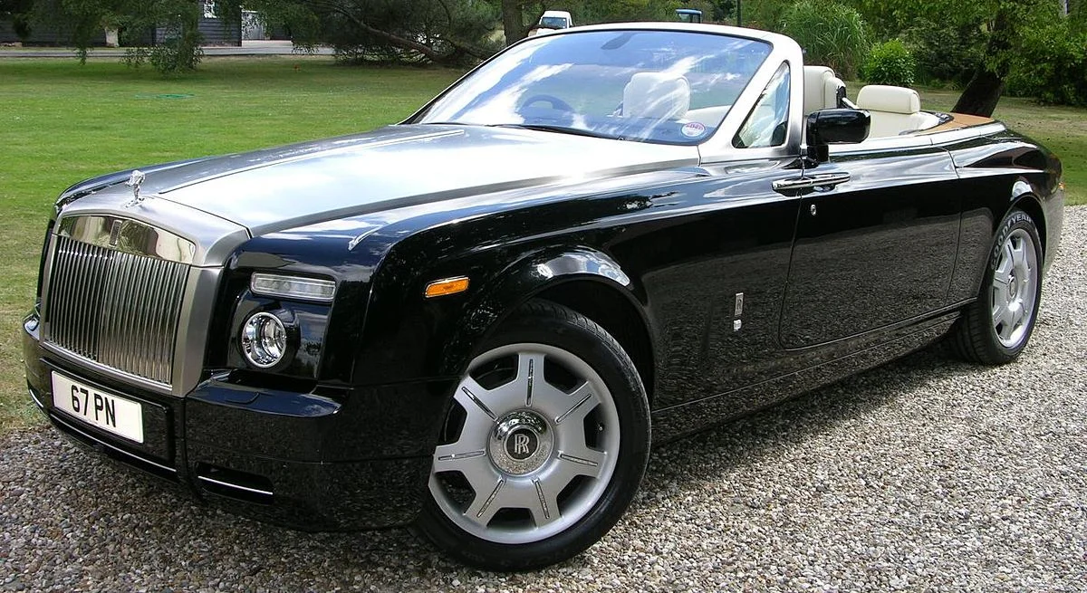Rolls-Royce Phantom Drophead Coupe EWB